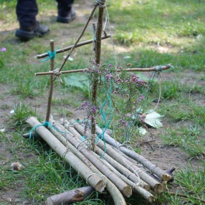 Laternen-Flöße bauen